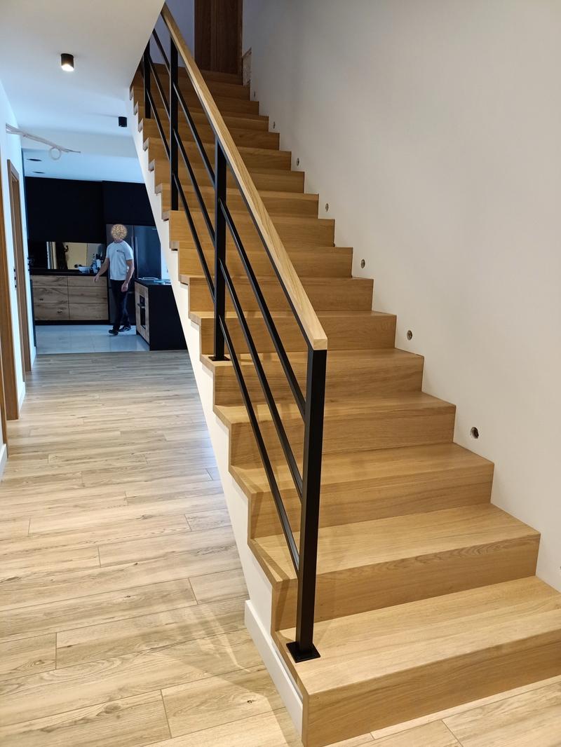 Obłożenie schodów drewnem