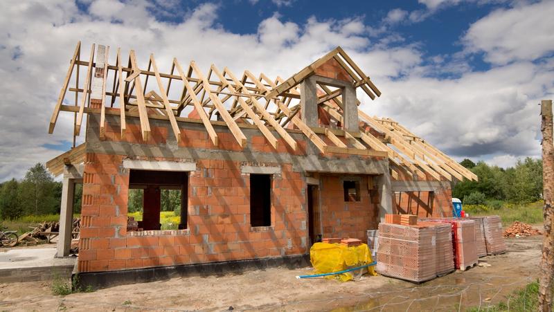 Budowa domu czy zakup od dewelopera – jak dokonać najlepszego wyboru bez błędów?