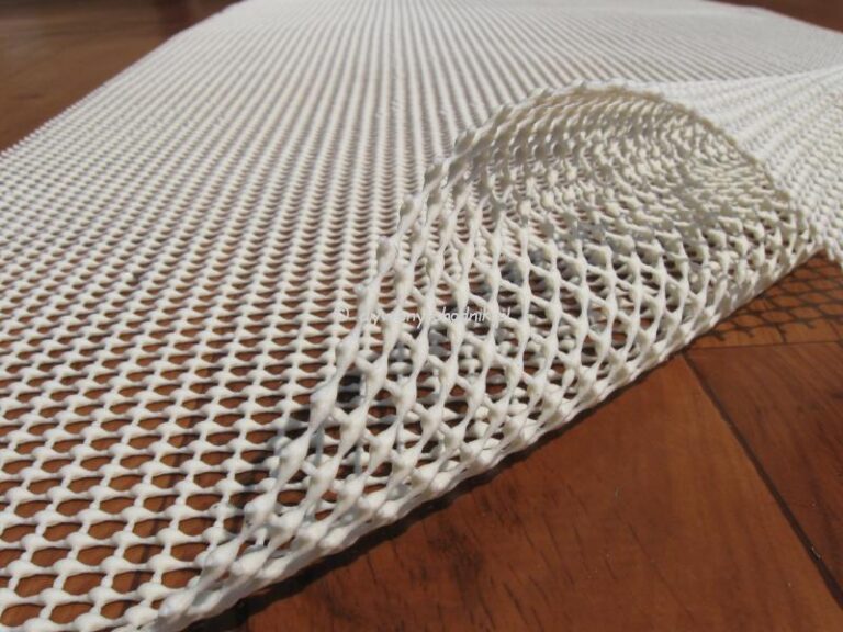 Jak wybrać idealny podkład pod dywan, aby uniknąć wpadek i zaoszczędzić pieniądze?