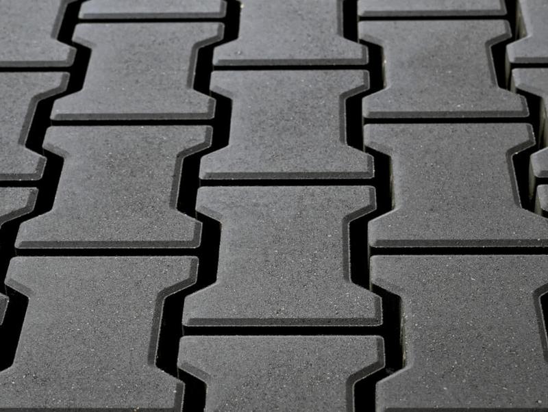 Kostka brukowa do brązowego dachu