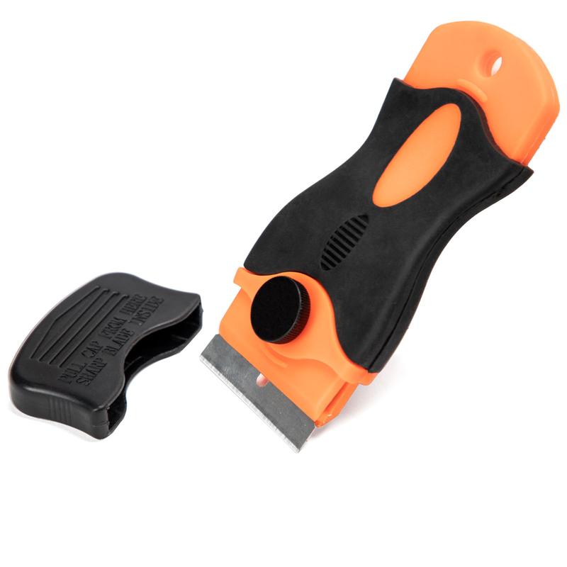 Skuteczne metody na usunięcie kleju z okna plastikowego bez ryzyka uszkodzeń