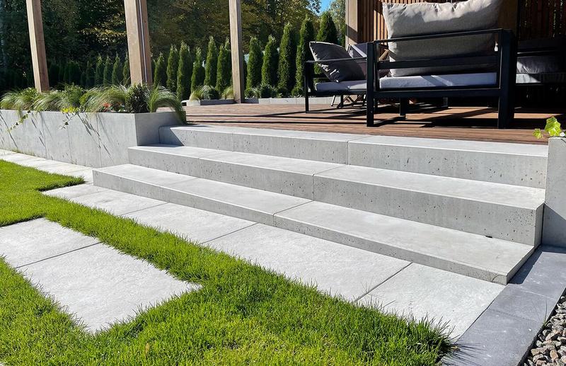 Okładziny betonowe na schodach