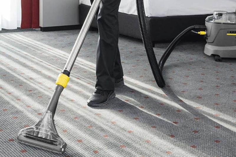 Sprzęt i narzędzia do czyszczenia dywanu