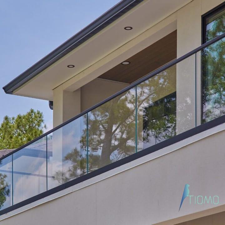 Szklane barierki balkonowe