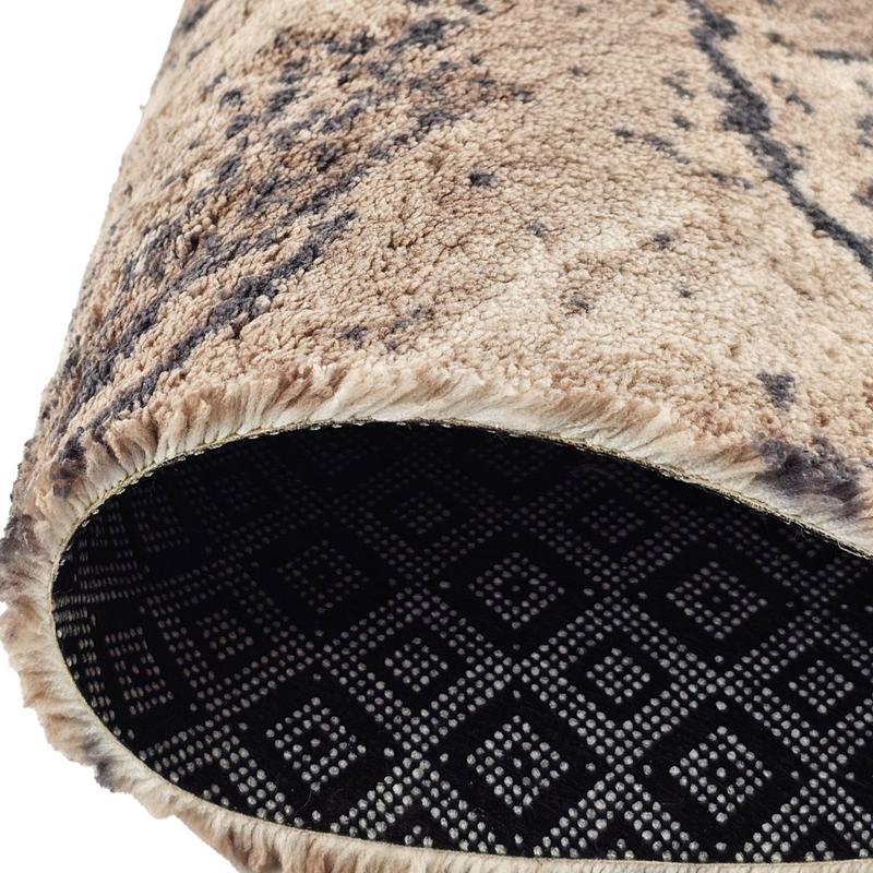 Zrywamy wykładzinę dywanową: proste kroki, żeby uniknąć stresu i dodatkowych kosztów