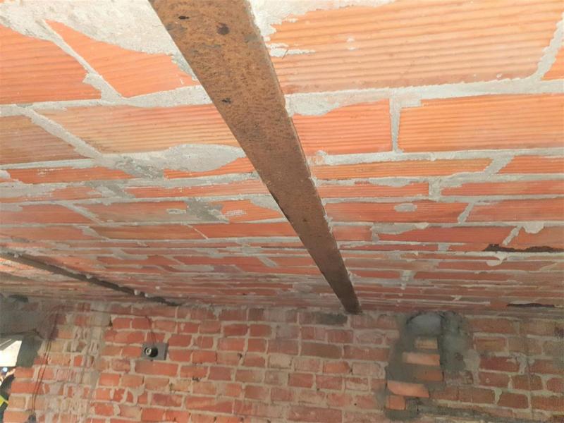 Jak przeprowadzić remont stropu drewnianego? Kompleksowy poradnik krok po kroku